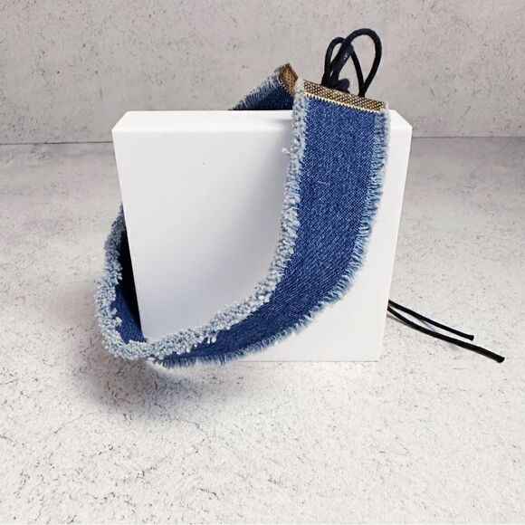 ɢᴜᴄ ᴜᴏ ᴅᴇɴɪᴍ ꜱᴇʟᴠᴀɢᴇ ᴇᴅɢᴇ ᴄʜᴏᴋᴇʀ ɴᴇᴄᴋʟᴀᴄᴇ - Picture 6 of 14